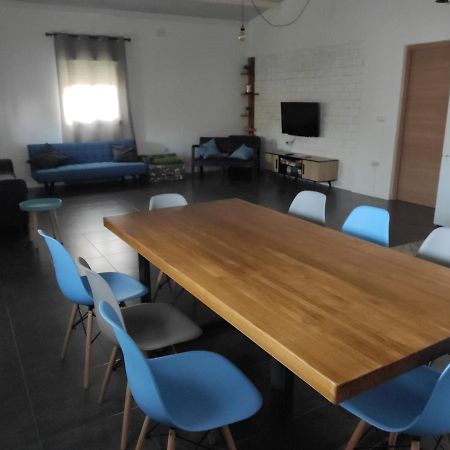 Chalet En El Aljarafe A 15 Min De Sevilla Екстериор снимка